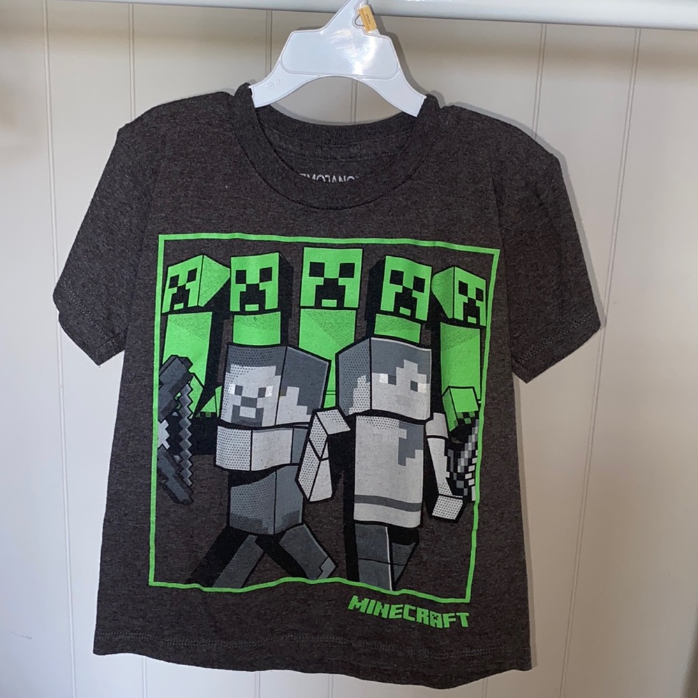 Minecraft t-shirt size 4/5